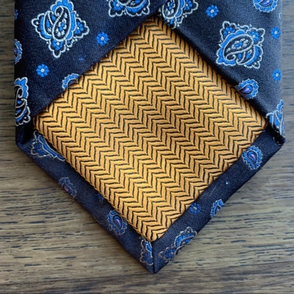 Robert Talbott Recent Paisley Silk Hand Made Tie - Picture 4 of 8